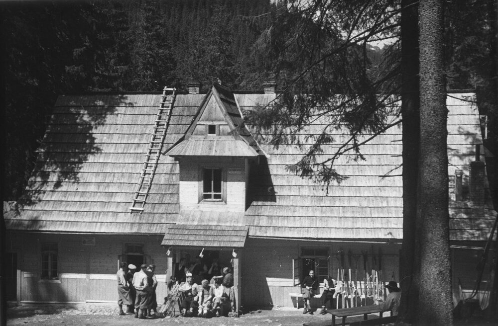 Schronisko_na_Pysznej_1936.thumb.jpg.7cdb19804bb05cce2b11d2aee72fc3e0.jpg